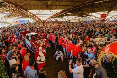 Festa de Natal das Empresas Randon reúnem mais de 15 mil pessoas nos pavilhôes da Festa da Uva