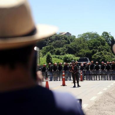  BENTO GONÇALVES, RS, BRASIL (02/12/2019)Militares do exercito e batalhão de Choque organizam esquema de segurança para Cúpula do Mercosul em Bento Gonçalves. (Antonio Valiente/Agência