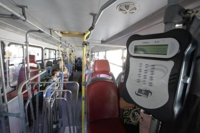  NOVO HAMBURGO - BRASIL - Ônibus sem cobrador.Reportagem faz levantamento das cidades da Região Metropolitana que utilizam ônibus sem cobradores.(FOTO: LAURO ALVES/AGENCIA RBS)