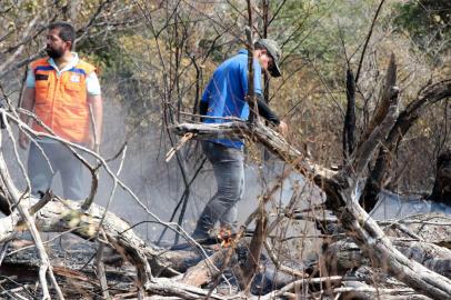  Após o Corpo de Bombeiros realizar um sobrevoo, na tarde desta terça-feira (17), sobre a Área de Proteção Ambiental Municipal Alter do Chão, o governo do Estado considerou extintos os três principais focos de incêndio registrados na região de Santarém. Foto: JADER PAES / AG. PARÁIndexador: JADER 338