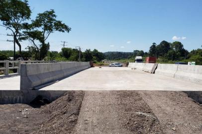 Pontes sobre o Arroio Sapucaia