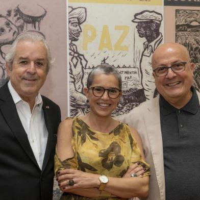 Abertura da exposição Grupo de Bagé ¿ Os Quatro, na Fundação Iberê Camargo. Na foto, Paulo Amaral, Beatriz Araujo e Emilio Kali.