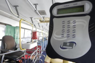  NOVO HAMBURGO - BRASIL - Ônibus sem cobrador.Reportagem faz levantamento das cidades da Região Metropolitana que utilizam ônibus sem cobradores.(FOTO: LAURO ALVES/AGENCIA RBS)