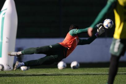  CAXIAS DO SUL, RS, BRASIL (31/07/2019)Penúltimo treino do Juventude antes de viajar para Rio Branco do Acre. Na foto, goleiro Marcelo Carné. (Antonio Valiente/Agência RBS)