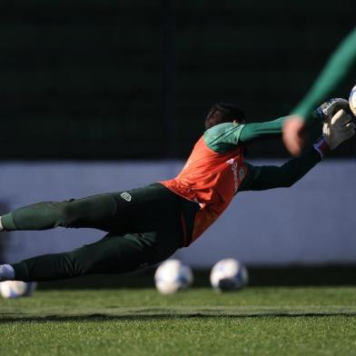  CAXIAS DO SUL, RS, BRASIL (31/07/2019)Penúltimo treino do Juventude antes de viajar para Rio Branco do Acre. Na foto, goleiro Marcelo Carné. (Antonio Valiente/Agência RBS)