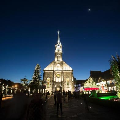  GRAMADO, RS, BRASIL - 29.11.2019 - Ruas iluminadas em Gramado. (Foto: Jefferson Botega/Agencia RBS)<!-- NICAID(14342981) -->