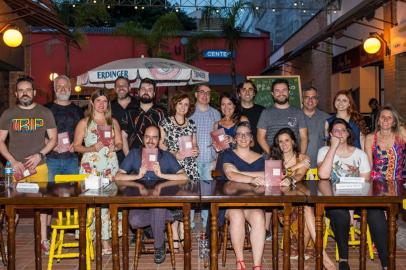 Lançamento da coletânea Tudo Soma Zero em Porto Alegre