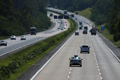  GLORINHA, RS, BRASIL, 03-12-2019: Trajeto de retorno da Freeway (BR-290), em fotos para o Raio-x das Estradas para o veraneio (FOTO FÉLIX ZUCCO/AGÊNCIA RBS, Editoria SuaVida).<!-- NICAID(14346407) -->