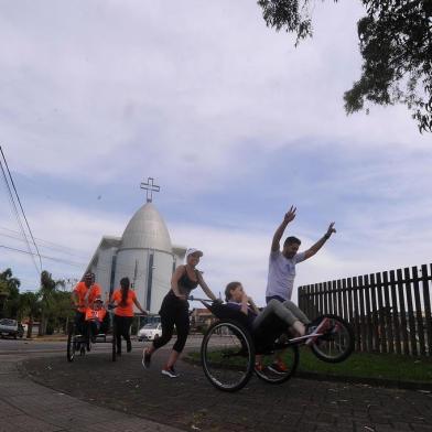  CAXIAS DO SUL, RS, BRASIL, 22/11/2019 - Projeto social que permite a PCD´s participarem de provas de corrida em Caxias do Sul. Série integrada Rede Social. (Marcelo Casagrande/Agência RBS)