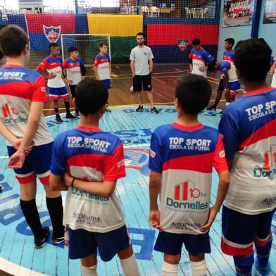  CAXIAS DO SUL, RS, BRASIL, 05/12/2019. A equipe caxiense Top Sport está na decisão da Liga Gaúcha de Futsal, na categoria sub-13. O time comandado pelo técnico Bruno Spritze Stela enfrenta a Uruguaianense, neste domingo, às 11h, no Ginásio Salgado Filho. (Porthus Junior/Agência RBS)