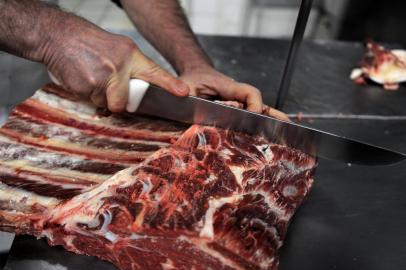  CAXIAS DO SUL, RS, BRASIL, 03/12/2019 - Aumento do preço da carne impacta comerciantes e consumidores. (Marcelo Casagrande/Agência RBS)