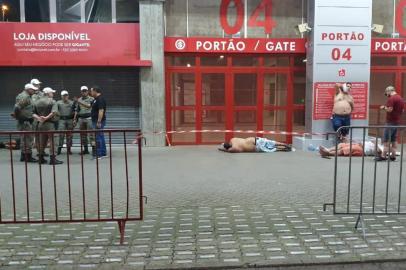 Briga no estádio Beira Rio após jogo do Inter neste domingo, 8/12/2019