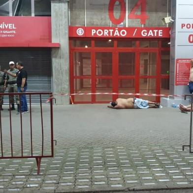 Briga no estádio Beira Rio após jogo do Inter neste domingo, 8/12/2019