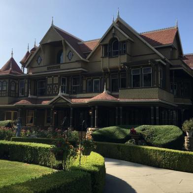 Winchester Mystery House é uma atração turística em San José, na Califórnia<!-- NICAID(14324542) -->