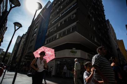  PORTO ALEGRE, RS, BRASIL - 18.11.2019 - Foto de calor na Capital. (Foto: Jefferson Botega/Agencia RBS)Indexador: Jeff Botega<!-- NICAID(14329154) -->