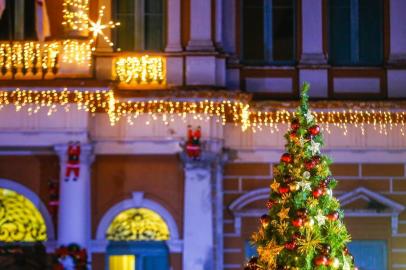  PORTO ALEGRE, RS, BRASIL - 09/12/2019Decoração de Natal pela cidade de Porto Alegre