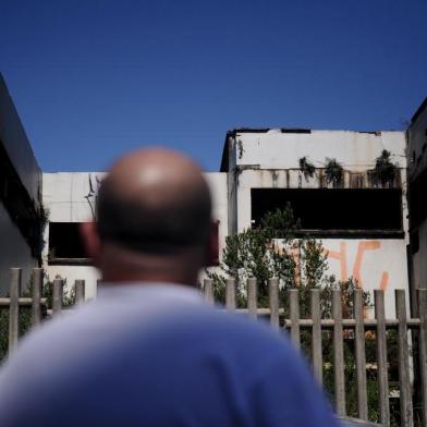  CAXIAS DO SUL, RS, BRASIL (10/12/2019)Moradores reclamam de abandono e sujeira do prédio do antigo INSS em Caxias. (Antonio Valiente/Agência RBS)