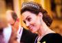 Kate Middleton volta a usar tiara que pertencia à Lady Di em evento da família real