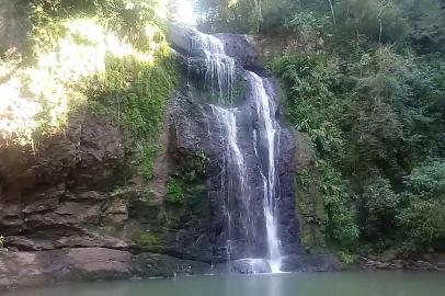 Cascata em Dois Lajeados