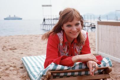  (FILES) In this file photo taken on May 1, 1973 Danish born actress Anna Karina poses at the beach during the 62nd Cannes Film Festival. - The actress Anna Karina, mainly known for her roles in the films of Jean-Luc Godard, died on December 14, 2019, in Paris from cancer, at the age of 79, her agent told to AFP on December 15, 2019. (Photo by - / AFP)Editoria: ACELocal: CannesIndexador: -Secao: cinemaFonte: AFPFotógrafo: STR<!-- NICAID(14359521) -->