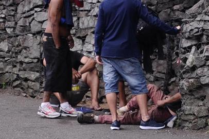  CAXIAS DO SUL, RS, BRASIL (12/12/2019)Consumo de drogas na Rua Borges de Medeiros em Caxias do Sul. (Antonio Valiente/Agência RBS)Indexador: ANTONIO VALIENTE / AGENCIA RBS  