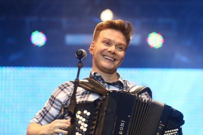  PORTO ALEGRE, RS, BRASIL - 15.12.2019 - Show de Michel Teló na Redenção. (Foto: Isadora Neumann/Agencia RBS)