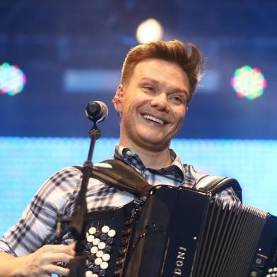  PORTO ALEGRE, RS, BRASIL - 15.12.2019 - Show de Michel Teló na Redenção. (Foto: Isadora Neumann/Agencia RBS)