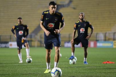  Zagueiro Roger Ibañez, de Canela, está na seleção olímpica de futebol.