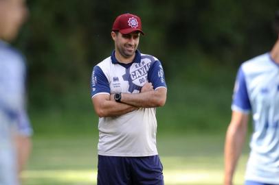  CAXIAS DO SUL, RS, BRASIL (01/11/2019)Treino do Ser Caxias no CT do Estádio Centenário. Na foto, técnico Lacerda. (Antonio Valiente/Agência RBS)