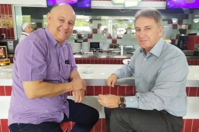 Pepe Vargas e Germano Rigotto em encontro casual entre a Serra e a capital