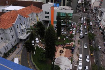  CAXIAS DO SUL, RS, BRASIL, 16/12/2019 - A diretora administrativa Daniele Meneguzzi fala sobre a inauguração da nova pintura do Hospital Pompéia, que ocorre no dia 18 de dezembro, e das celebrações e Natal 2019. (Marcelo Casagrande/Agência RBS)