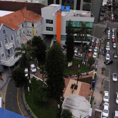  CAXIAS DO SUL, RS, BRASIL, 16/12/2019 - A diretora administrativa Daniele Meneguzzi fala sobre a inauguração da nova pintura do Hospital Pompéia, que ocorre no dia 18 de dezembro, e das celebrações e Natal 2019. (Marcelo Casagrande/Agência RBS)