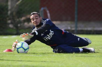 Goleiro Jean, do São Paulo, é acusado de agressão pela esposa