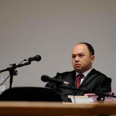  CAXIAS DO SUL, RS, BRASIL (12/12/2019)Julgamento de paulo Edson Chaves Braga pelo assassinato de um parceiro de crime em 2016. Na foto, Juiz Max Akira Senda de Brito.  (Antonio Valiente/Agência RBS)