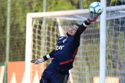 Suspeito de agredir a esposa, goleiro Jean, do São Paulo, é preso nos Estados Unidos