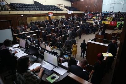  ***FOTOS EM BAIXA*** Assembleia vota projetos do governo Eduardo Leite que alteram Previdência de servidores estaduais<!-- NICAID(14363139) -->