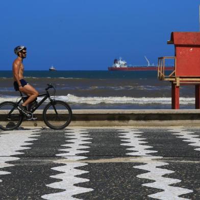  TRAMANDAÍ, RS, BRASIL - Infraestrutura das praias. Praia de Tramandaí. (Foto: Tadeu Vilani/Agencia RBS)<!-- NICAID(14317263) -->