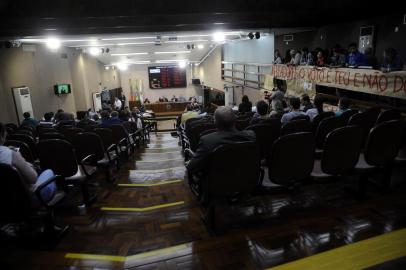  CAXIAS DO SUL, RS, BRASIL, 16/04/2018.  Sessão de julgamento do processo de impeachment do prefeito de Caxias do Sul, Daniel Guerra (PRB), na Câmara de Vereadores. (Marcelo Casagrande/Agência RBS)