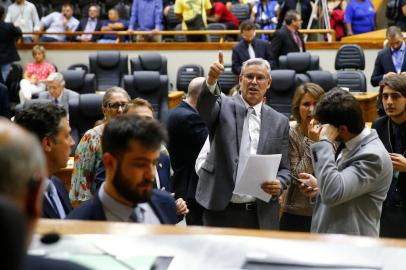  PORTO ALEGRE, RS, BRASIL - 19.12.2019 - Vereadores discutem projeto que retira cobradores de ônibus de Porto Alegre. (Foto: Marco Favero/Agencia RBS)<!-- NICAID(14365211) -->