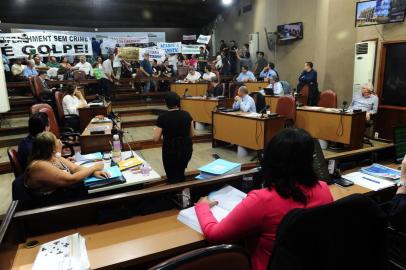  CAXIAS DO SUL, RS, BRASIL, 20/12/2019. Sessão de julgamento do processo de impeachmet do prefeito Daniel Guerra (Republicanos). Votação do impeachment. (Porthus Juior/Agêcia RBS)