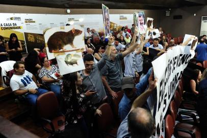 CAXIAS DO SUL, RS, BRASIL, 20/12/2019. Sessão de julgamento do processo de impeachmet do prefeito Daniel Guerra (Republicanos). Votação do impeachment. (Porthus Junior/Agência RBS)