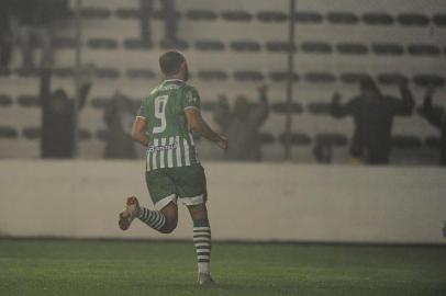 CAXIAS DO SUL, RS, BRASIL, 01/07/2019. Juventude x Luverdense, jogo válido pela Série C do Campeonato Brasileiro realizado no estádio Alfredo Jaconi. Comemoração do segundo gol do Juventude marcado pelo atacante Dalberto (9). (Porthus Junior/Agência RBS)