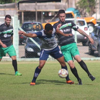  O Esportivo venceu pela terceira vez na preparação para o Gauchão 2020. No sábado, a equipe alviazul goleou por 5 a 0 o time amador do 8 da Graciema, campeão da Liga BG deste ano, na comunidade do 8 da Graciema, no Vale dos Vinhedos.