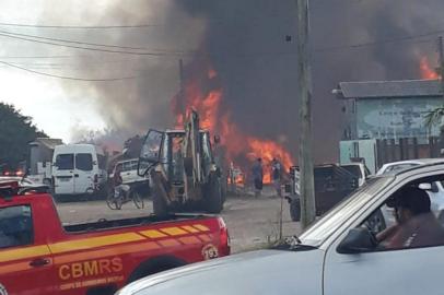 Incêndio em Balneário Pinhal. Foto: Corpo de Bombeiros/Divulgação