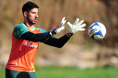  CAXIAS DO SUL, RS, BRASIL, 27/08/2019. Treino do Juventude no CT. O Ju se prepara para o primeiro jogo das quartas-de-final da série C do Campeonato Brasileiro. Na foto, goleiro Marcelo Carné. (Porthus Junior/Agência RBS)