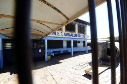  CAXIAS DO SUL, RS, BRASIL, 23/12/2019. Escola Municipal de Ensino Fundamental (Emef) Arnaldo Ballvê, no bairro Santa Lúcia, em Caxias, sofreu três invasões em pouco mais de uma semana. Em duas delas foram levados objetos da obra em andamento e da escola. (Porthus Junior/Agência RBS)