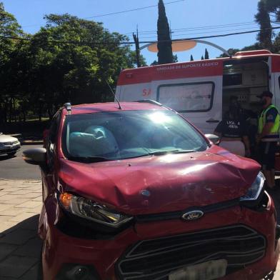 Engavetamento na Avenida Cavalhada