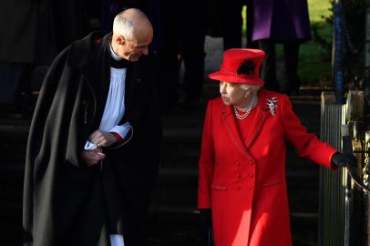 Rainha Elizabeth após a missa de Natal