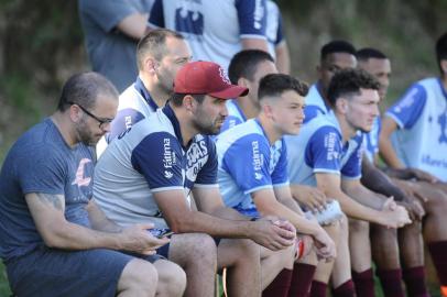  CAXIAS DO SUL, RS, BRASIL (20/12/2019)Ser Caxias X Sindicato dos Atletas do Rio Grande do Sul. Jogo treino no CT do Estádio Centenário. (Antonio Valiente/Agência RBS)