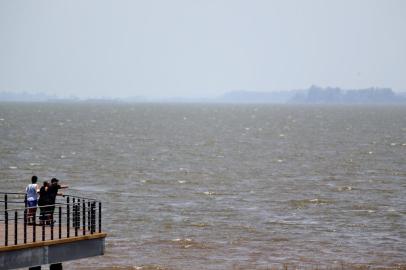  PORTO ALEGRE-RS- BRASIL- 26/12/2019- Calor em Porto Alegre. FOTO FERNANDO GOMES/ ZERO HORA.